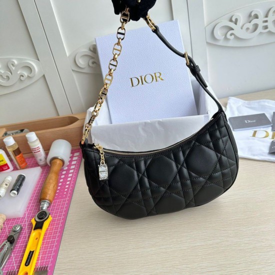 Replica Borsa a tracolla Dior CD Lounge Pelle di agnello macrocannage nera imitazioni Miglior Prezzo Borsa a tracolla Dior CD Lounge Pelle di agnello macrocannage nera Replica