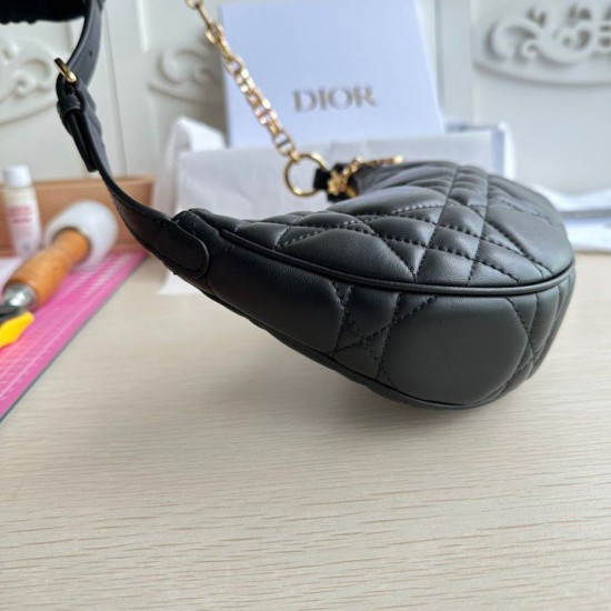 Replica Borsa a tracolla Dior CD Lounge Pelle di agnello macrocannage nera imitazioni Miglior Prezzo Borsa a tracolla Dior CD Lounge Pelle di agnello macrocannage nera Replica