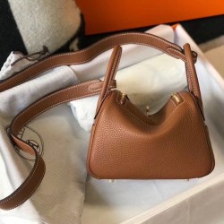 Replica Borsa Hermes Lindy Mini Clemence in pelle di vitello dorata imitazioni Miglior Prezzo Borsa Hermes Lindy Mini Clemence in pelle di vitello dorata Replica