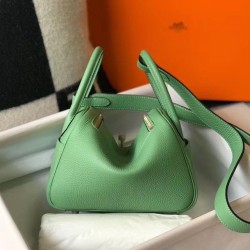 Replica Borsa Hermes Lindy Mini Clemence in pelle di vitello verde imitazioni Miglior Prezzo Borsa Hermes Lindy Mini Clemence in pelle di vitello verde Replica