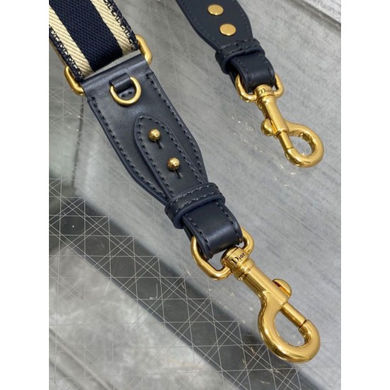 Replica Tracolla regolabile Dior con ricamo ad anello Tela Blu imitazioni Miglior Prezzo Tracolla regolabile Dior con ricamo ad anello Tela Blu Replica