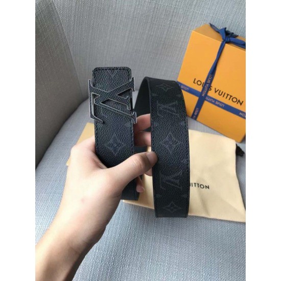 Dupe LV Initiales 40MM Cintura reversibile Taiga M0157V imitazioni perfette Replica LV Initiales 40MM Cintura reversibile Taiga M0157V Griffate