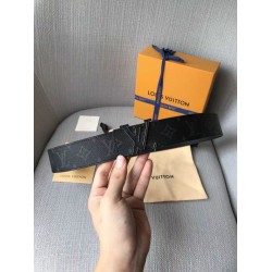 LV Initiales 40MM Cintura reversibile Taiga M0157V LV Initiales 40MM Cintura reversibile Taiga M0157V