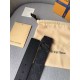 Dupe LV Initiales 40MM Cintura reversibile Taiga M0157V imitazioni perfette Replica LV Initiales 40MM Cintura reversibile Taiga M0157V Griffate