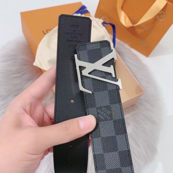 Dupe LV Initiales 40MM Cintura reversibile Damier Graphite M0213Q imitazioni perfette Replica LV Initiales 40MM Cintura reversibile Damier Graphite M0213Q Griffate
