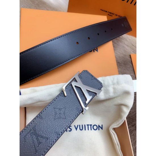 Dupe Louis Vuitton Initiales 40MM Cintura reversibile Monogram Eclipse M0285V imitazioni perfette Replica Louis Vuitton Initiales 40MM Cintura reversibile Monogram Eclipse M0285V Griffate