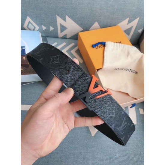 Dupe Spray Louis Vuitton 40mm Cintura reversibile Monogram Eclipse M0331V imitazioni perfette Replica Spray Louis Vuitton 40mm Cintura reversibile Monogram Eclipse M0331V Griffate