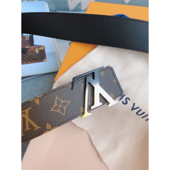 Replica Spray Louis Vuitton 40mm Cintura reversibile Monogram M0332Q Griffate