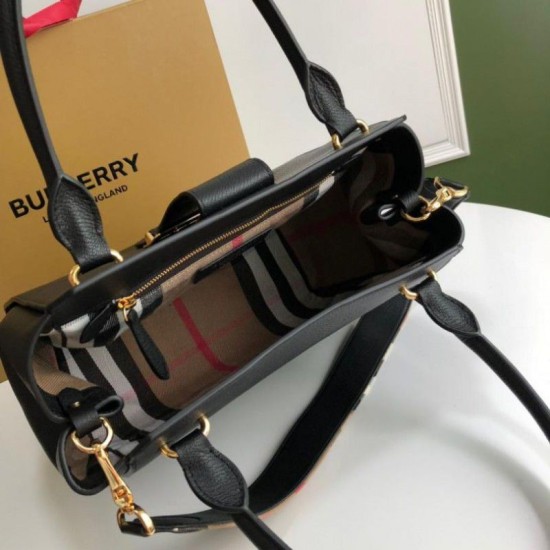 Replica Burberry Buckle Bag 0221 Nero Outlet Burberry Buckle Bag 0221 Nero imitazioni perfette