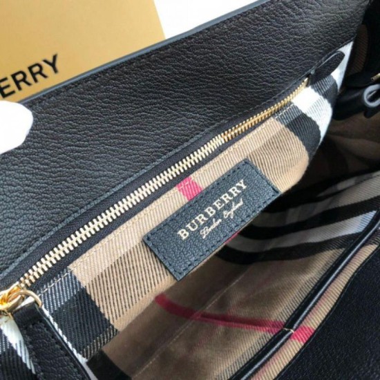 Replica Burberry Buckle Bag 0221 Nero Outlet Burberry Buckle Bag 0221 Nero imitazioni perfette