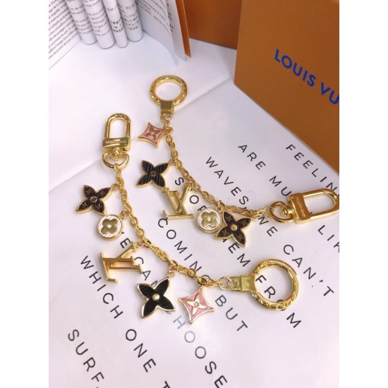 Cloni Firmate Spring Street Chain Bag Charm M68999 imitazioni