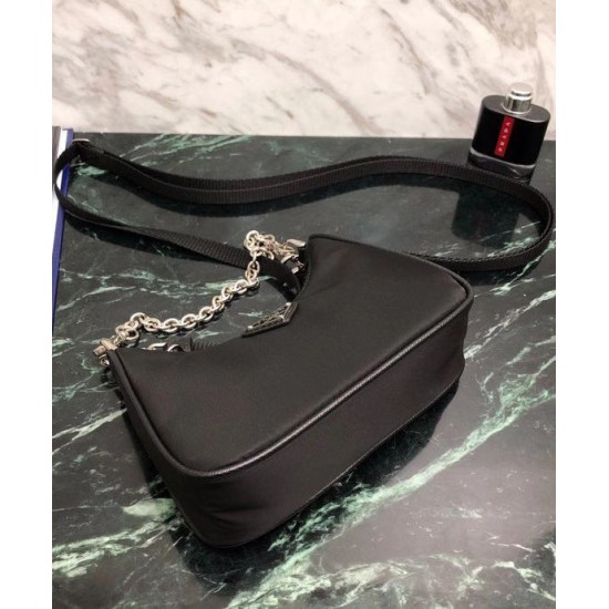 Dupe Mini borsa a tracolla Prada Re-Edition in nylon 1TT122 imitazioni perfette Replica Mini borsa a tracolla Prada Re-Edition in nylon 1TT122 Griffate