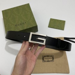 Gucci Cintura reversibile con fibbia G Square 626974 Nero Argento