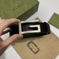 Gucci Cintura reversibile con fibbia G Square 626974 Nero Argento Gucci Cintura reversibile con fibbia G Square 626974 Nero Argento