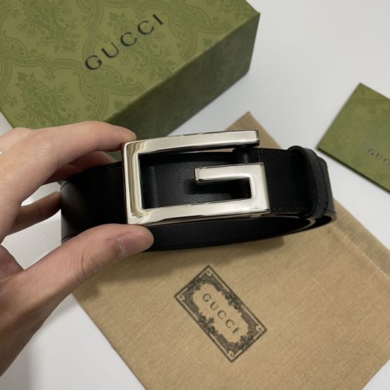 Gucci Cintura reversibile con fibbia G Square 626974 Nero Argento Gucci Cintura reversibile con fibbia G Square 626974 Nero Argento