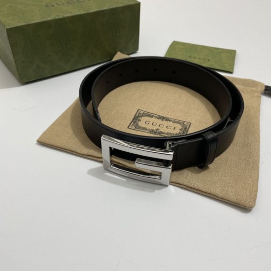 Gucci Cintura reversibile con fibbia G Square 626974 Nero Argento Gucci Cintura reversibile con fibbia G Square 626974 Nero Argento