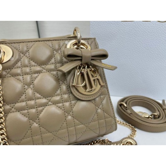 Replica Borse Dior Mini Lady Dior agnello cannage Arco biscotto caldo Imitazioni Replica Borse Dior Mini Lady Dior agnello cannage Arco biscotto caldo