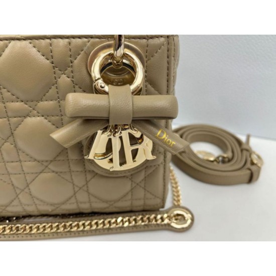 Replica Borse Dior Mini Lady Dior agnello cannage Arco biscotto caldo Imitazioni Replica Borse Dior Mini Lady Dior agnello cannage Arco biscotto caldo