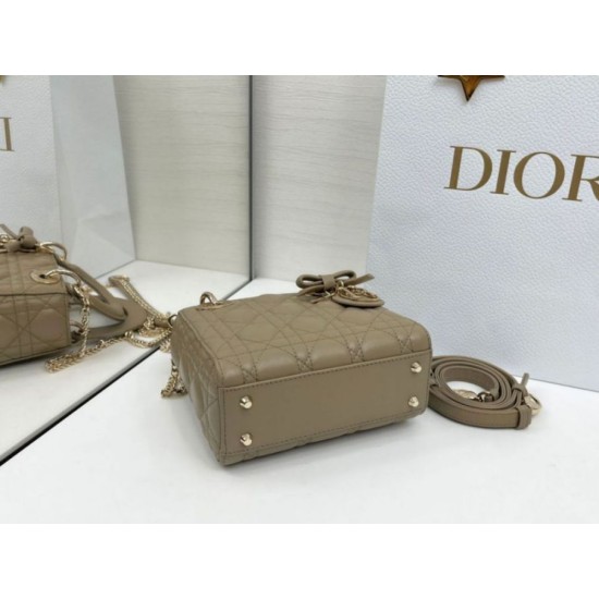 Replica Borse Dior Mini Lady Dior agnello cannage Arco biscotto caldo Imitazioni Replica Borse Dior Mini Lady Dior agnello cannage Arco biscotto caldo