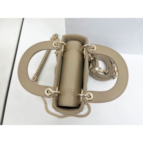 Replica Borse Dior Mini Lady Dior agnello cannage Arco biscotto caldo Imitazioni Replica Borse Dior Mini Lady Dior agnello cannage Arco biscotto caldo