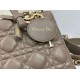 Replica Borsa Dior Lady Dior My ABC Dior piccola Arco ciondolo D.I.O.R. in metallo grigio pietra Imitazioni Replica Borsa Dior Lady Dior My ABC Dior piccola Arco ciondolo D.I.O.R. in metallo grigio pietra