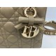 Replica Borse Dior Lady Dior My ABC Dior piccola Arco ciondolo D.I.O.R. in metallo Grigio talpa Imitazioni Replica Borse Dior Lady Dior My ABC Dior piccola Arco ciondolo D.I.O.R. in metallo Grigio talpa