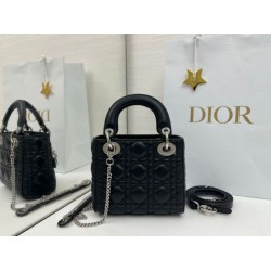 Borsa Dior Mini Lady Dior Arco con ciondoli D.I.O.R neri hardware argento Borsa Dior Mini Lady Dior Arco con ciondoli D.I.O.R neri hardware argento