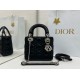 Replica Borsa Dior Mini Lady Dior Arco con ciondoli D.I.O.R neri hardware argento Imitazioni Replica Borsa Dior Mini Lady Dior Arco con ciondoli D.I.O.R neri hardware argento