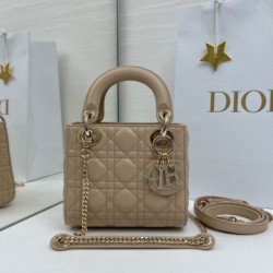 Replica Borse Dior Mini Lady Dior Arco con ciondoli D.I.O.R  Beige