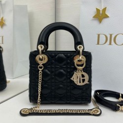 Replica Borsa Dior Mini Lady Dior Arco con ciondoli D.I.O.R  neri hardware dorato