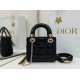 Replica Borsa Dior Mini Lady Dior Arco con ciondoli D.I.O.R neri hardware dorato Imitazioni Replica Borsa Dior Mini Lady Dior Arco con ciondoli D.I.O.R neri hardware dorato