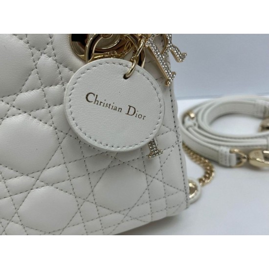 Replica Borse Dior Mini Lady Dior Arco con ciondoli D.I.O.R  bianco hardware dorato