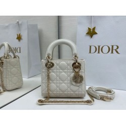 Borse Dior Mini Lady Dior Arco con ciondoli D.I.O.R  bianco hardware dorato