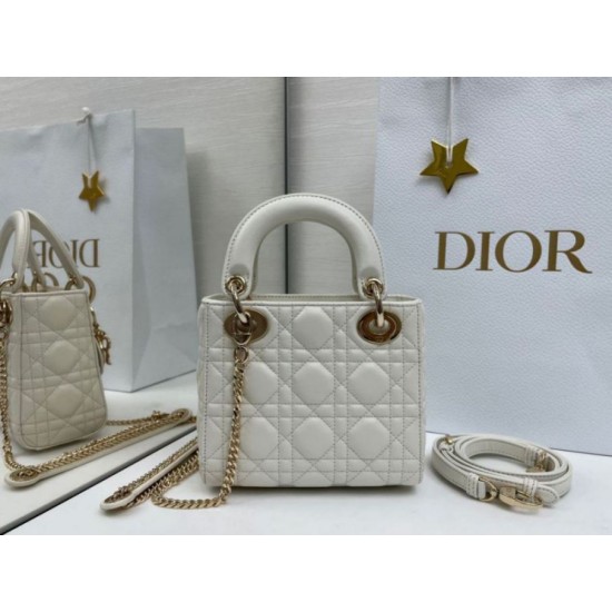 Replica Borse Dior Mini Lady Dior Arco con ciondoli D.I.O.R  bianco hardware dorato