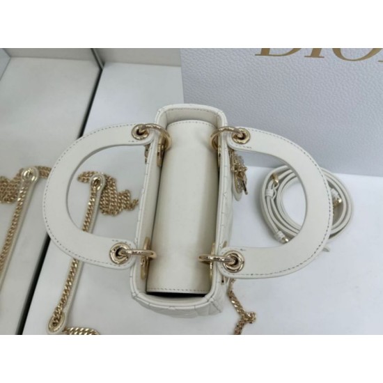 Replica Borse Dior Mini Lady Dior Arco con ciondoli D.I.O.R  bianco hardware dorato