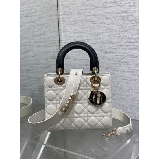 Replica Borse Dior piccola Lady Dior My ABCDior in metallo cannage bianco con ciondolo D.I.O.R