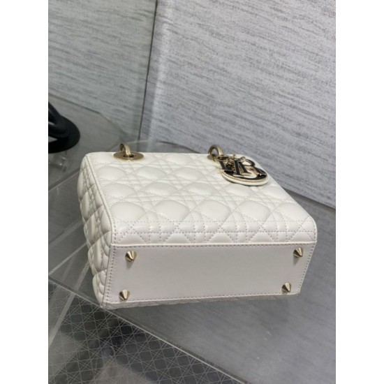 Replica Borse Dior piccola Lady Dior My ABCDior in metallo cannage bianco con ciondolo D.I.O.R