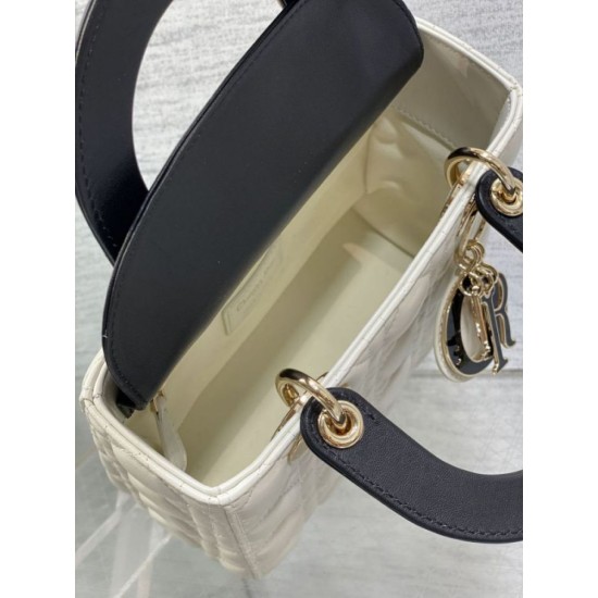 Replica Borse Dior piccola Lady Dior My ABCDior in metallo cannage bianco con ciondolo D.I.O.R