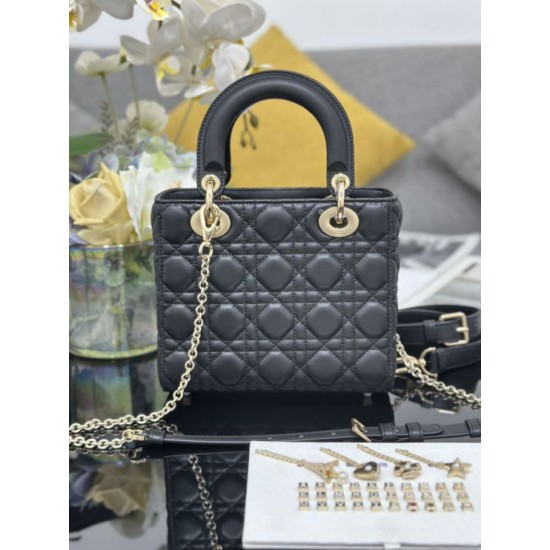 Replica Borse Imitazioni Dior piccola Lady Dior My ABCDior con ciondolo D.I.O.R agnello cannage Nero Imitazioni Replica Borse Imitazioni Dior piccola Lady Dior My ABCDior con ciondolo D.I.O.R agnello cannage Nero