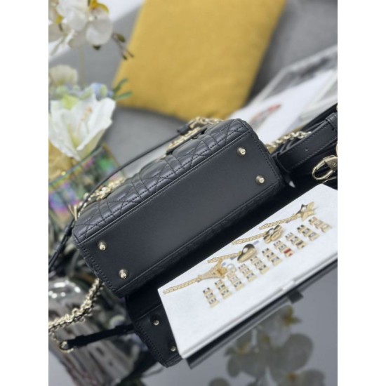 Replica Borse Imitazioni Dior piccola Lady Dior My ABCDior con ciondolo D.I.O.R agnello cannage Nero Imitazioni Replica Borse Imitazioni Dior piccola Lady Dior My ABCDior con ciondolo D.I.O.R agnello cannage Nero