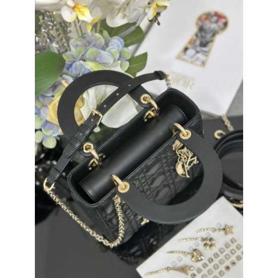 Replica Borse Imitazioni Dior piccola Lady Dior My ABCDior con ciondolo D.I.O.R agnello cannage Nero Imitazioni Replica Borse Imitazioni Dior piccola Lady Dior My ABCDior con ciondolo D.I.O.R agnello cannage Nero