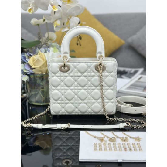 Replica Borsa Dior piccola Lady Dior My ABCDior con ciondolo D.I.O.R agnello cannage bianco