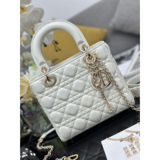 Replica Borsa Dior piccola Lady Dior My ABCDior con ciondolo D.I.O.R agnello cannage bianco