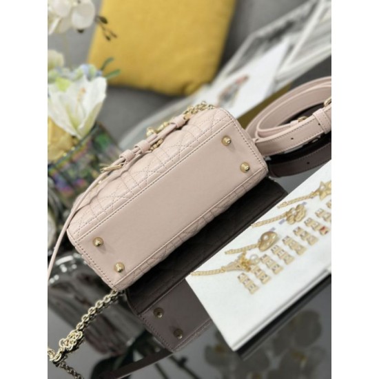 Replica Perfetta Dior piccola Lady Dior My ABCDior con ciondolo D.I.O.R agnello cannage Rosa Imitazioni Replica Perfetta Dior piccola Lady Dior My ABCDior con ciondolo D.I.O.R agnello cannage Rosa