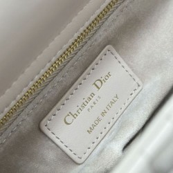 Replica Perfetta Dior piccola Lady Dior My ABCDior con ciondolo D.I.O.R agnello cannage Rosa Imitazioni Replica Perfetta Dior piccola Lady Dior My ABCDior con ciondolo D.I.O.R agnello cannage Rosa