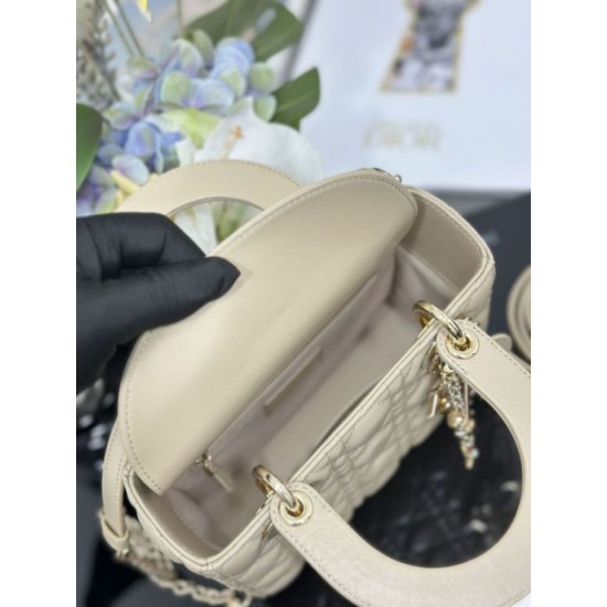 Replica Borse Dior piccola Lady Dior My ABCDior con ciondolo D.I.O.R agnello cannage Albicocca Imitazioni Replica Borse Dior piccola Lady Dior My ABCDior con ciondolo D.I.O.R agnello cannage Albicocca