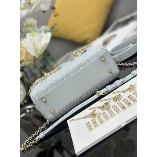 Replica Borsa Dior piccola Lady Dior My ABCDior con ciondolo D.I.O.R agnello cannage blu