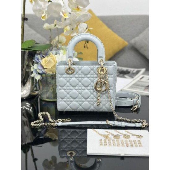 Replica Borsa Dior piccola Lady Dior My ABCDior con ciondolo D.I.O.R agnello cannage blu