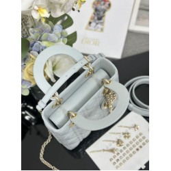 Borsa Dior piccola Lady Dior My ABCDior con ciondolo D.I.O.R agnello cannage blu Borsa Dior piccola Lady Dior My ABCDior con ciondolo D.I.O.R agnello cannage blu