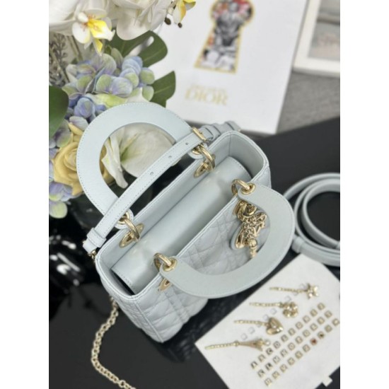 Replica Borsa Dior piccola Lady Dior My ABCDior con ciondolo D.I.O.R agnello cannage blu